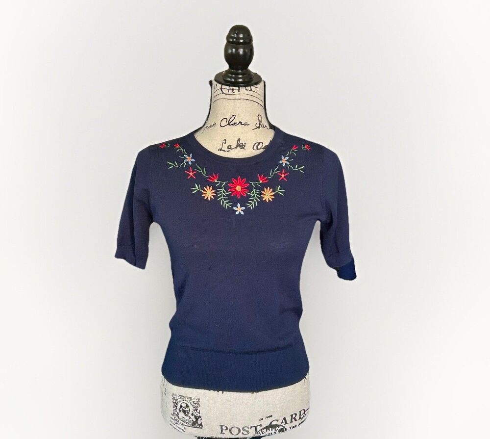 YEMAK Women's Daisy Flower Embroidered Crewneck 1/2 Sleeve Sweater